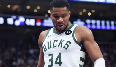 Το ξέσπασμα του Γ.Αντετοκούνμπο μετά τη νέα ήττα των Μπακς: Γιατί τιμωρήθηκε με τεχνική ποινή (βίντεο)