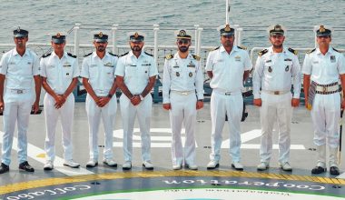 Βίντεο: Η τελευταία παρέλαση των Ιρανών ναυτών πριν τη βύθιση της φρεγάτας Iris Dena στη Σρι Λάνκα