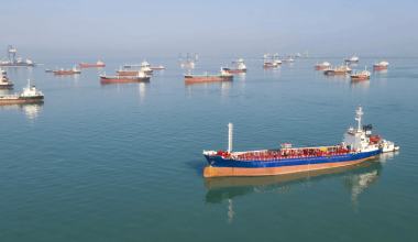 Κίνα, Ρωσία και Πακιστάν οι μόνες χώρες που έλαβαν άδεια από το Ιράν να περνούν τα Στενά του Ορμούζ!