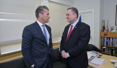 Π.Χέγκσεθ σε Ι.Κατζ: «Συνεχίστε μέχρι το τέλος – Είμαστε μαζί σας»