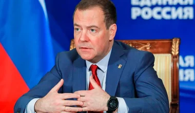 Ντ.Μεντβέντεφ προς τις Χώρες του Κόλπου: Οι αμερικανικές βάσεις «δεν αποτελούν προστασία – αποτελούν απειλή»