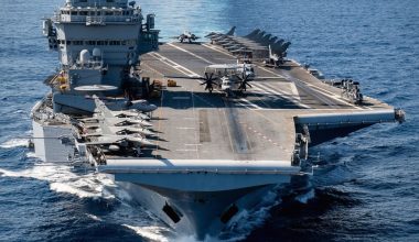 Το γαλλικό αεροπλανοφόρο Charles de Gaulle πέρασε το στενό του Γιβραλτάρ  και κατευθύνεται στην ανατ. Μεσόγειο