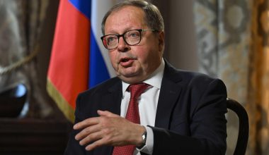 Ρώσος πρέσβης στη Βρετανία: «Η Ρωσία δεν είναι ουδέτερη στον πόλεμο – Στηρίζουμε το Ιράν»