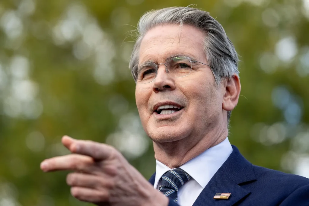 Αστειότητες από τον Αμερικανό ΥΠΟΙΚ: Δίνει «Άδεια 30 μέρες στην Ινδία για να  αγοράζει ρωσικό πετρέλαιο»