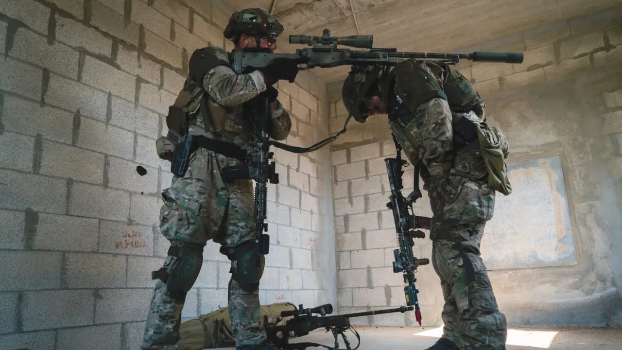 Bίντεο: Σφοδρές συγκρούσεις Ισραηλινών αλεξιπτωτιστών με μαχητές της Χεζμπολάχ στον ανατολικό Λίβανο