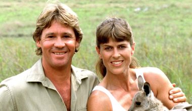 Στιβ Ίργουιν: Η χήρα του γνωστού φυσιοδίφη μιλά για την ζωή της 20 χρόνια μετά τον θάνατό του (βίντεο)