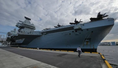 Βρετανία: Προετοιμάζει αεροπλανοφόρο σε περίπτωση κινητοποίησης στη Μέση Ανατολή