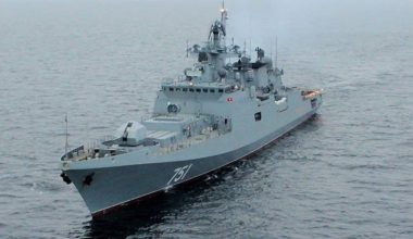 Ουκρανικά drones κτύπησαν την ρωσική φρεγάτα Admiral Essen στο Νοβοροσίσκ