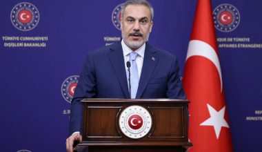 Χ.Φιντάν: «Μιλήσαμε με τους φίλους μας στο Ιράν για τον πύραυλο που εκτοξεύτηκε προς την Τουρκία» (βίντεο)