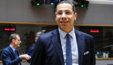 Κύπρος: «H κατάσταση στην χώρα παραμένει υπό έλεγχο» λέει ο ΥΠΕΞ