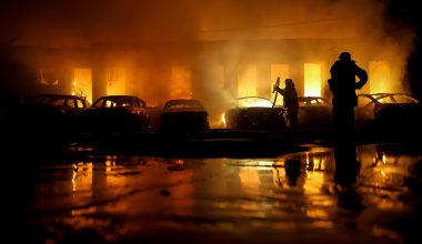 Η Ρωσία εξαπέλυσε μαζική πυραυλική επίθεση κατά της Ουκρανίας: Στις φλόγες Οδησσός, Χάρκοβο και Κίεβο (βίντεο)