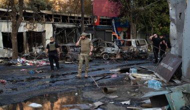 Αστραπιαίος βομβαρδισμός με ρωσική FAB-3000 κατέστρεψε φράγμα νερού στην Κονσταντινόβκα – Δείτε βίντεο