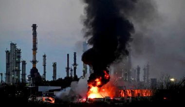 Ακαριαία απάντηση του Ιράν στο Ισραήλ: Κατέκαψαν το διυλιστήριο της Χάιφα σε αντίποινα για το διυλιστήριο της Τεχεράνης!