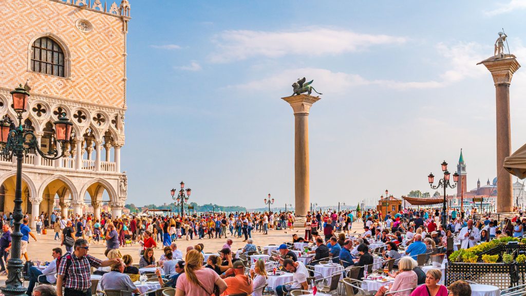 Σε πρωτοφανή τουριστική κρίση η Ιταλία εξαιτίας του πολέμου στην Μέση Ανατολή