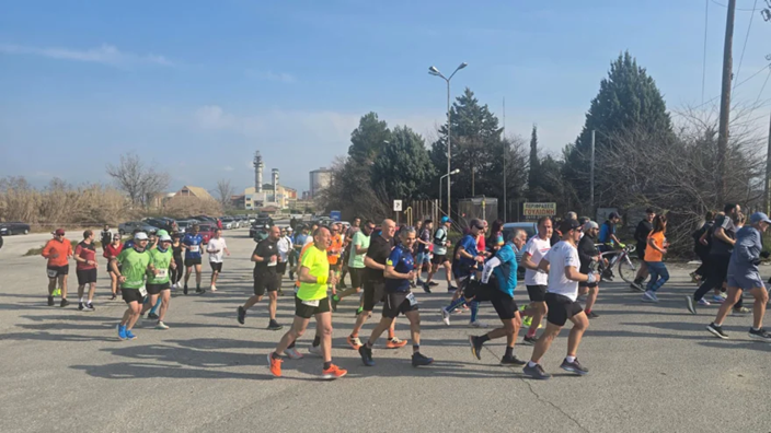 Έγκλημα στα Τέμπη: Αγώνας δρόμου και μοτοπορεία μνήμης για τους 57 νεκρούς (φώτο)