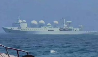 ΟΙ απίστευτες δυνατότητες του κινεζικού πλοίου ηλεκτρονικής επιτήρησης που κατασκοπεύει τον 5ο Στόλο υπέρ Ιράν