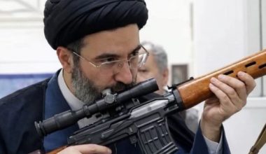 Ο Μοτζτάμπα Χαμενεΐ και επίσημα ο νέος ανώτατος ηγέτης του Ιράν