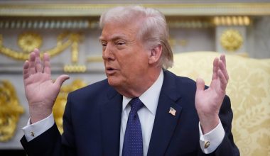 Ν.Τραμπ για Ιράν: «Ίσως να μην μείνει κανένας ηγέτης ζωντανός για να πει “παραδινόμαστε”» (βίντεο)