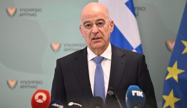 Ν.Δένδιας: «Θα ήταν ιστορικά και εθνικά ασυγχώρητο η Ελλάδα να γυρίσει την πλάτη στην Κύπρο»