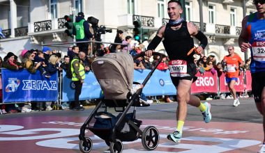 Όσα έγιναν στον Ημιμαραθώνιο: Από τον διαγωνιζόμενο με το καρότσι μέχρι τον δρομέα με το μωρό στην αγκαλιά (φωτο)