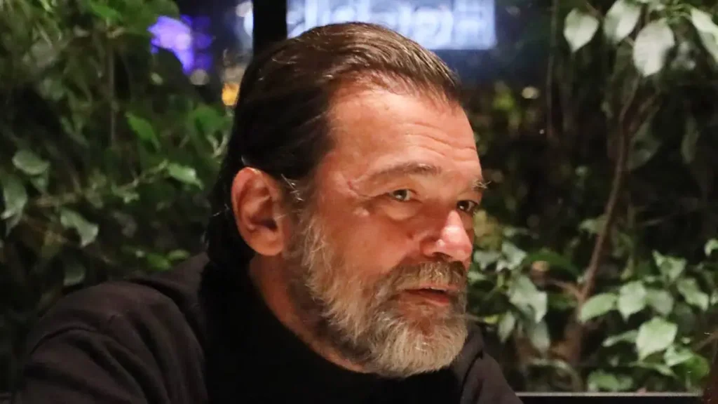 Κωνσταντίνος Καζάκος για τον πατέρα του: «Έφαγε πόλεμο επειδή αποφάσισε να παντρευτεί ξανά» (βίντεο)