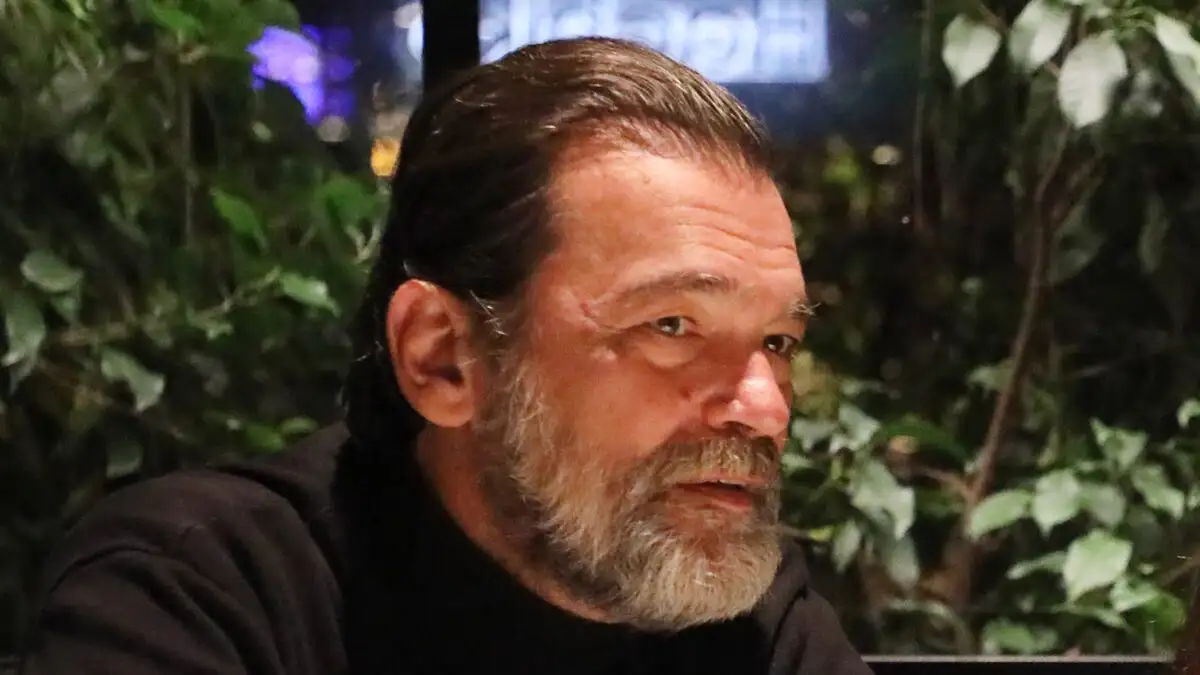 Κωνσταντίνος Καζάκος για τον πατέρα του: «Έφαγε πόλεμο επειδή αποφάσισε να παντρευτεί ξανά» (βίντεο)