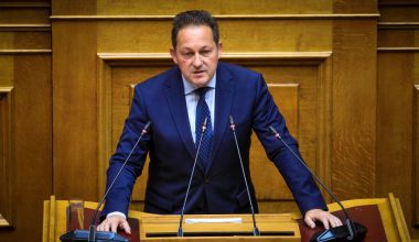 Κόντρα Σ.Πέτσα με Κ.Τσουκαλά για τον Π.Σάντσεθ: «Έδωσε όπλα στην Τουρκία – Γιατί δεν τα είπε ο Μητσοτάκης;»