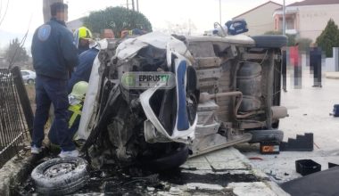 Σφοδρή σύγκρουση οχημάτων στα Ιωάννινα: Μεταφέρθηκαν στο νοσοκομείο οι δύο οδηγοί τους (βίντεο)