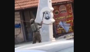 Βίντεο: Ισραηλινός στρατιώτης καταστρέφει μνημείο του Γιασέρ Αραφάτ στη Δυτική Όχθη – «Τον τιμωρήσαμε» λένε οι IDF