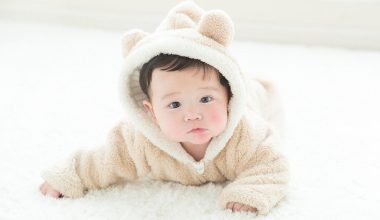 Μωρό στην Ιαπωνία κεντρίζει τα βλέμματα για τα μαγουλάκια του – Δείτε το βίντεο που έχει γίνει viral