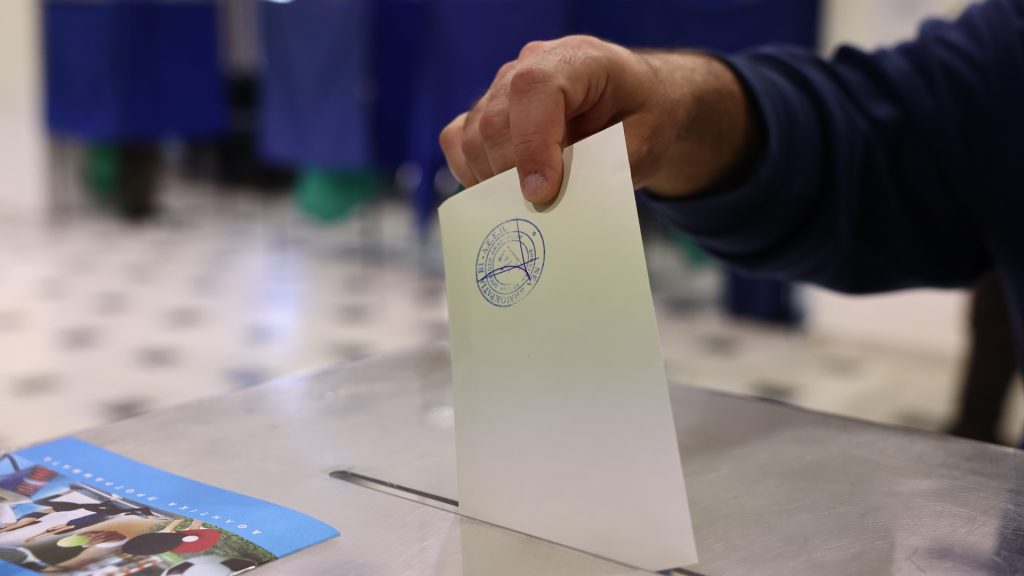 Ο πόλεμος στο Ιράν έδωσε δημοσκοπικά κέρδη στην κυβέρνηση