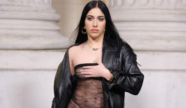 Λούρδη Λεόν: H άκρως αποκαλυπτική εμφάνιση της κόρης της Μαντόνα με διάφανο φόρεμα χωρίς σουτιέν στο Παρίσι (φωτο)