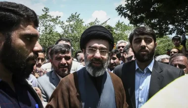 «Το μήλο κάτω από την μηλιά θα πέσει»: H ανάρτηση του ισραηλινού ΥΠΕΞ για το νέο ανώτατο ηγέτη του Ιράν