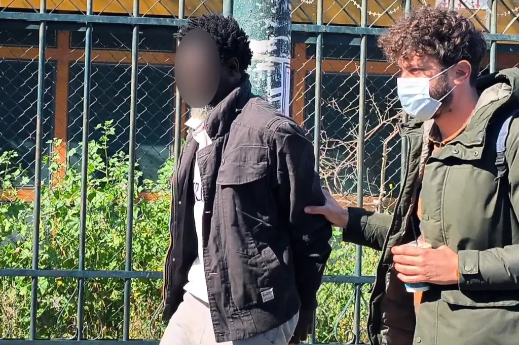 Προφυλακιστέος ο 48χρονος Σουδανός που απειλούσε να ανατιναχθεί έξω από τη ΓΑΔΑ