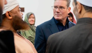 Ο πλανήτης «καίγεται» και ο Στάρμερ ασχολείται με την… «ισλαμοφοβία»! – Ανακοίνωσε το διορισμό υπουργού