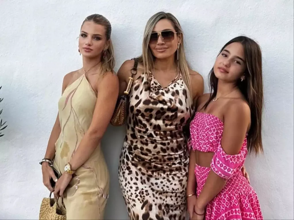 Ελένη Πετρουλάκη: «Πέρασα δύσκολα γιατί έπρεπε να αντιμετωπίσω τα “θέλω” των παιδιών μου» (βίντεο)