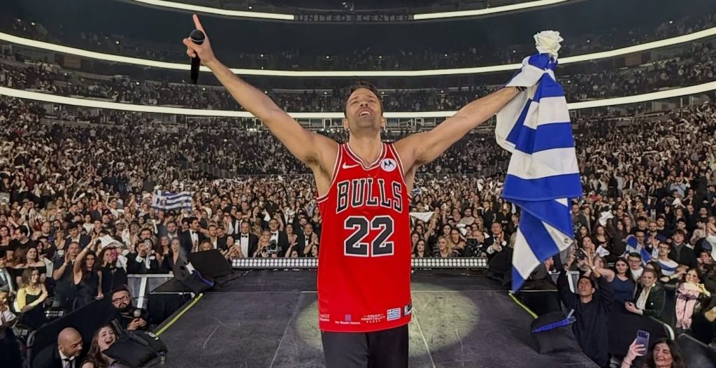 Κατάμεστη η συναυλία του Κωνσταντίνου Αργυρού στο Σικάγο – Δείτε βίντεο