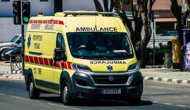 Σοβαρό τροχαίο ατύχημα στην Λευκωσία με 13 τραυματίες μαθητές: Σχολικό λεωφορείο συγκρούστηκε με ΙΧ