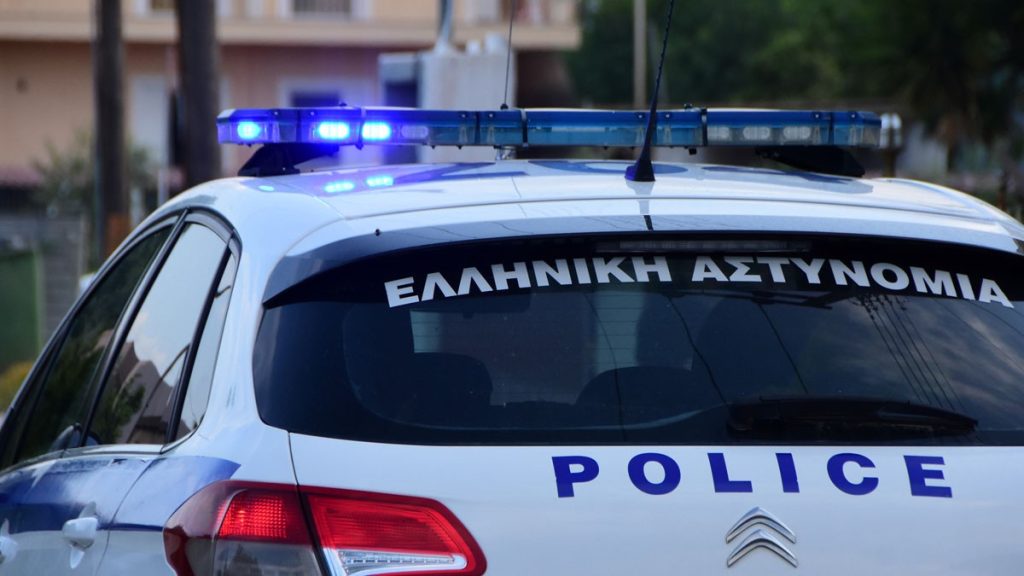 Ιωάννινα: Xειροπέδες σε 29χρονο που παρίστανε τον μοναχό και εξαπατούσε πιστούς