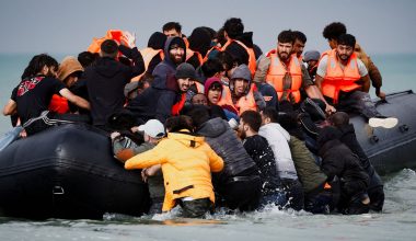 Πλεύρης: Αφού διαμαρτυρήθηκε η Διεθνής Αμνηστία για τα κέντρα επιστροφών  αλλοδαπών τότε  είμαστε στον σωστό δρόμο