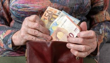 Πλασματικά έτη: Πώς θα βγείτε στη σύνταξη ακόμη και έως 7 χρόνια νωρίτερα – Το κόστος και η διαδικασία