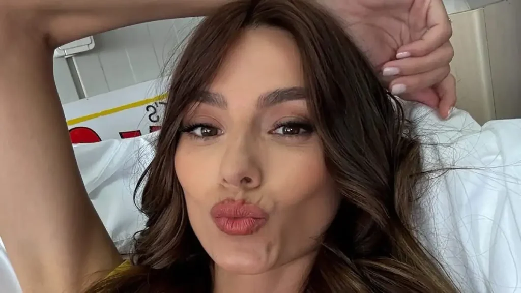 Η. Παπαγεωργίου: Διακοπές στο Παρίσι – «Να μετακομίσω;» (φώτο)