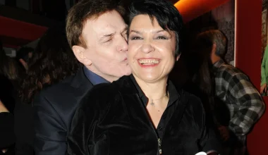 Γ.Μαρίνος: Όταν «έσπασε στο ξύλο» πελάτη που ακούμπησε μια γαρδένια στο στήθος της Κ.Μπαλανίκα την ώρα του σόου