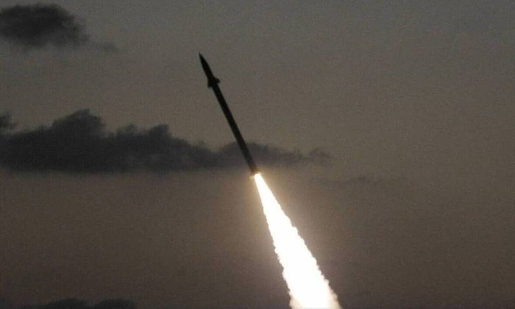 ΗΑΕ: Πύραυλος έπληξε πλοίο μεταφοράς εμπορευματοκιβωτίων ανοικτά του Ρας Αλ-Καϊμά