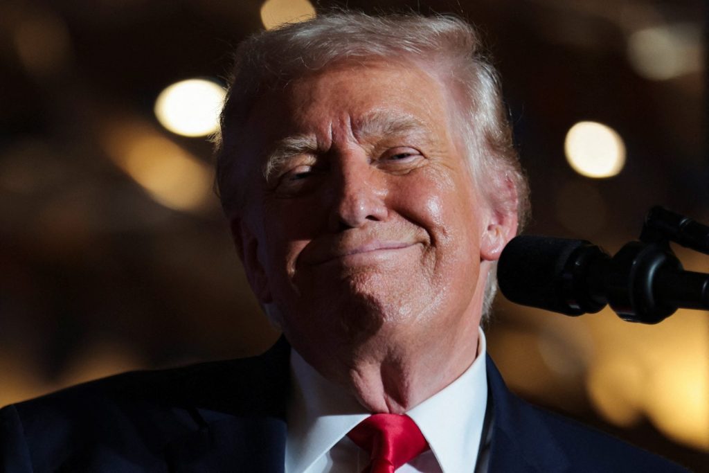 Ν.Τραμπ: «Θα αξιοποιήσουμε “λιγάκι” τα αποθέματα πετρελαίου – Κάνουμε μια εκδρομή»