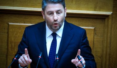 «Μετωπική» Σ.Παπασταύρου – Ν.Ανδρουλάκη στη Βουλή για τις συμβάσεις έρευνας και εκμετάλλευσης υδρογονανθράκων