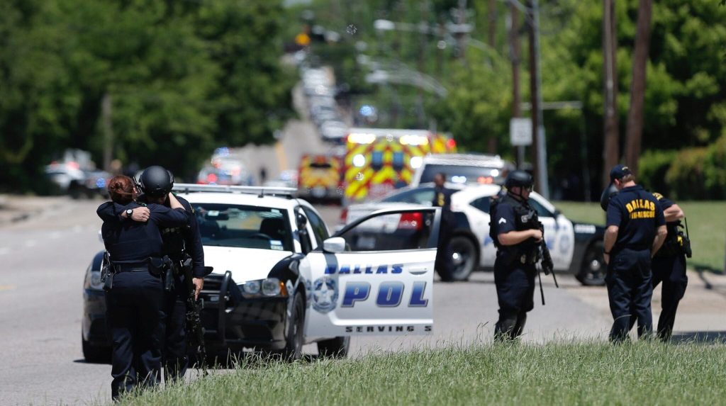 Μίσιγκαν: Ένοπλος «εισέβαλε» με το όχημά του σε εβραϊκή συναγωγή και άνοιξε πυρ (βίντεο)