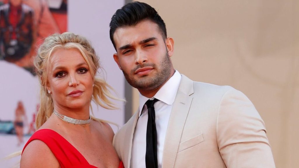 Μ.Σπίαρς: «Έχει βιώσει έντονη καταπίεση από ανθρώπους του περιβάλλοντός της» λέει ο πρώην σύζυγός της