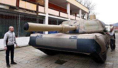 ΗΠΑ: «Έχουμε χτυπήσει 6.000 στόχους» – Οι Κινέζοι αποδεικνύουν ότι οι περισσότεροι στόχοι ήταν… ομοιώματα! (vid)