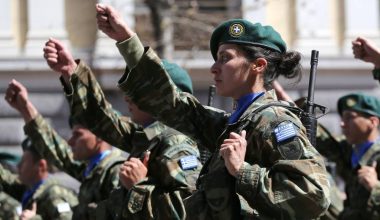 Ένοπλες Δυνάμεις: Που θα εκπαιδευτούν οι πρώτες εθελόντριες – Ποια η προθεσμία υποβολής ενδιαφέροντος